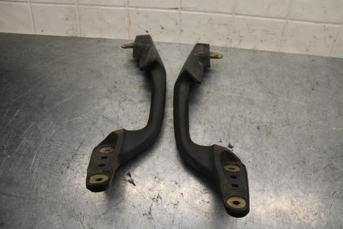 2001 Honda ST1100 PASSENGER REAR SEAT GRAB BAR HANDLE SET BB77