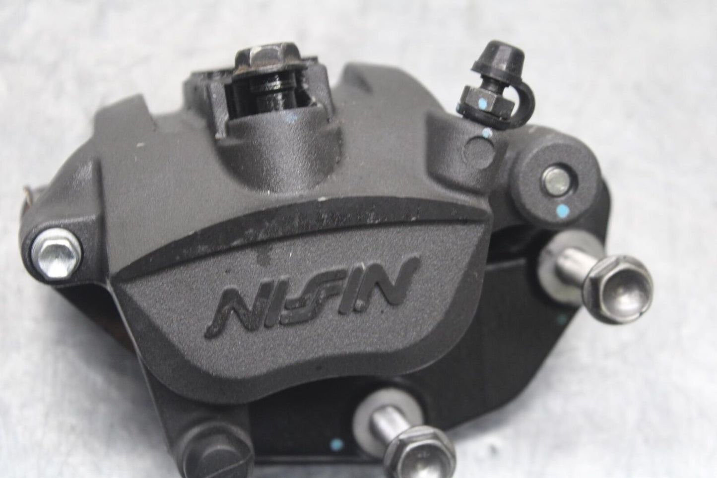 12-17 KAWASAKI ER-6N Z650 RIGHT LEFT FRONT BRAKE CALIPER SET PAIR  BB607