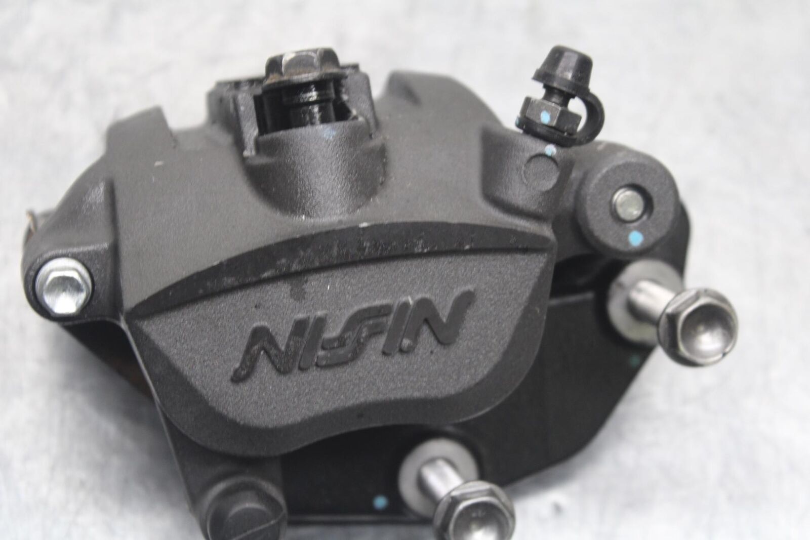 12-17 KAWASAKI ER-6N Z650 RIGHT LEFT FRONT BRAKE CALIPER SET PAIR  BB607