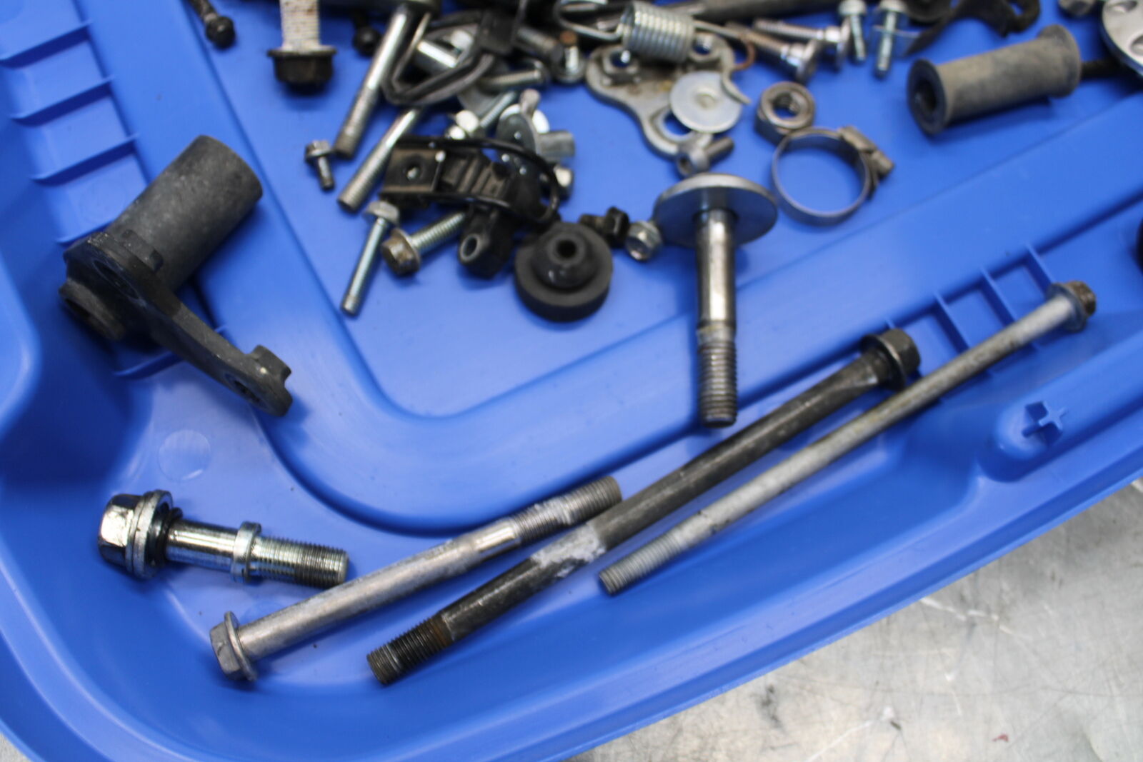 12-17 KAWASAKI ER-6N Z650 MOUNTING BOLTS HARDWARE MOTOR SCREWS BB709