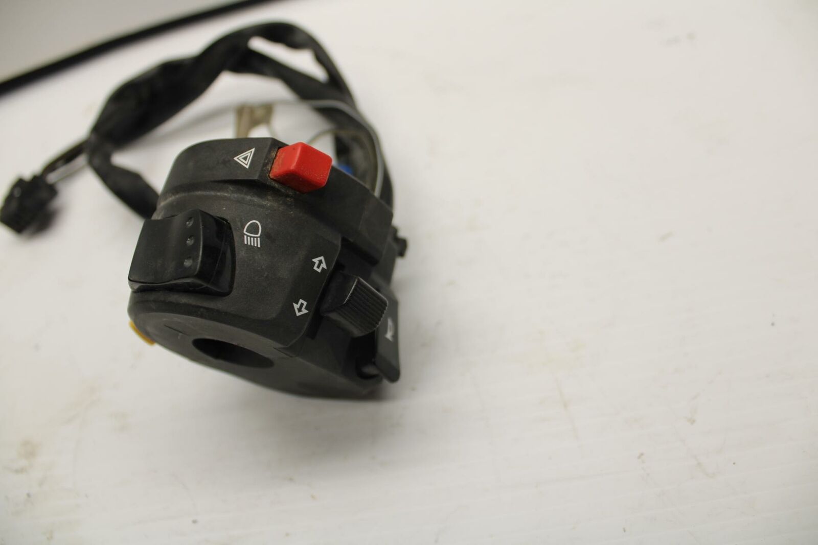 13-16 SUZUKI BANDIT 1250S ABS LEFT  HANDLE HORN SIGNALS SWITCH SWITCHES  BB238