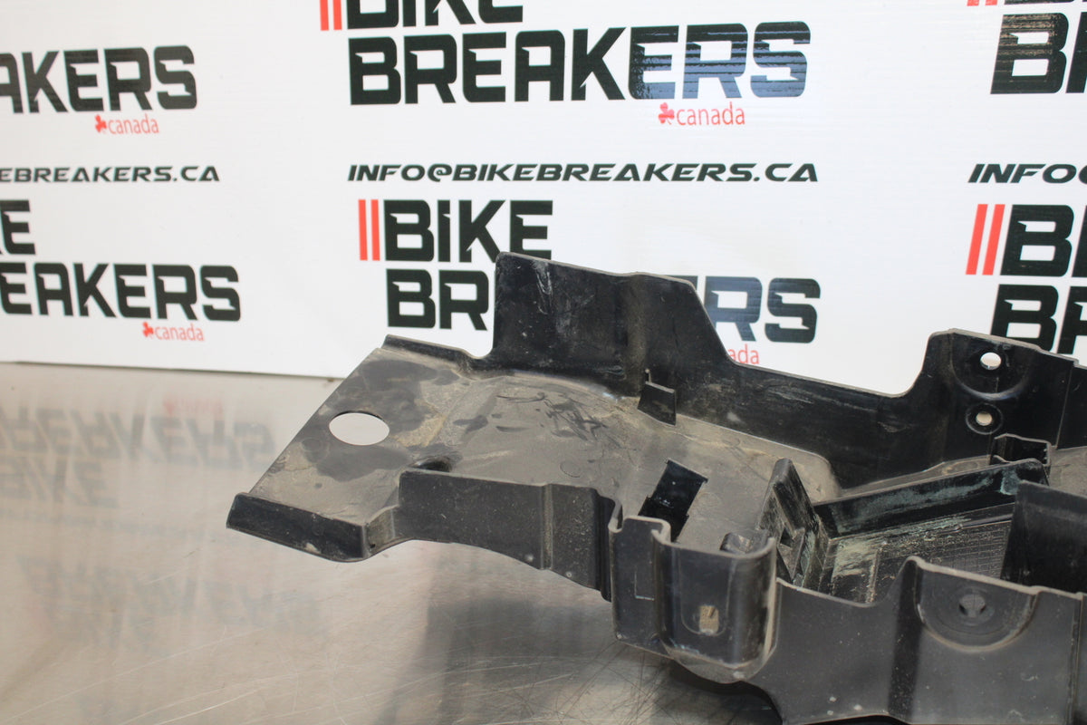 15-16 HONDA CB300F REAR BACK TAIL UNDERTAIL BATTERY TRAY PLASTIC BB150