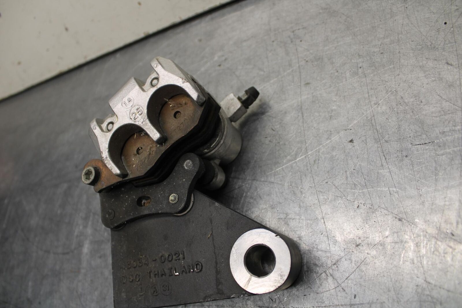 08-12 KAWASAKI NINJA 250R EX250J REAR BACK BRAKE CALIPER W MOUNT BRACKET BB612