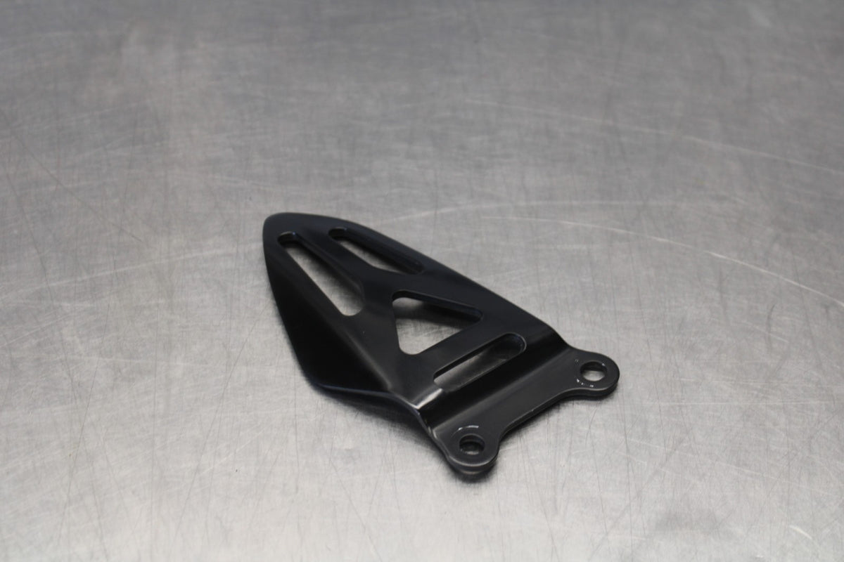 11-26 SUZUKI GSXR750 RIGHT REARSET REAR SET HEEL GUARD COVER  BB882