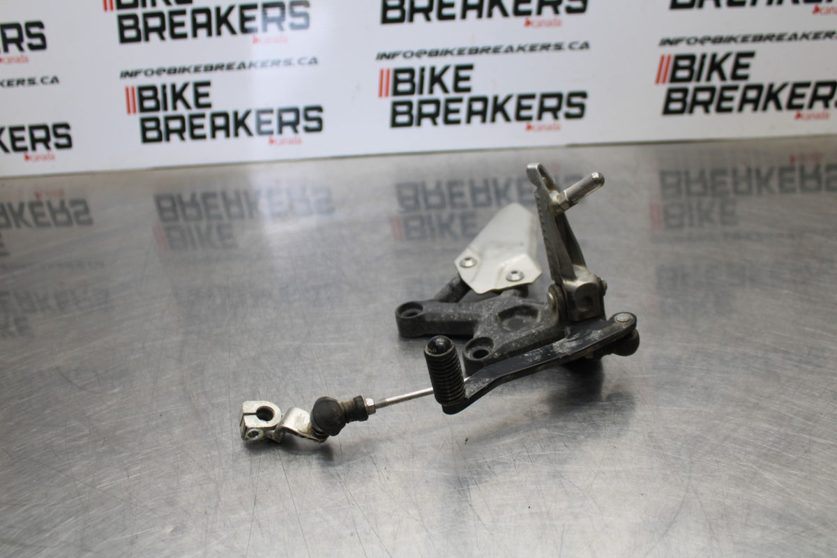 24-25 KAWASAKI NINJA ZX4R LEFT REARSET REAR SET DRIVER FOOT PEG REST STOP BB174