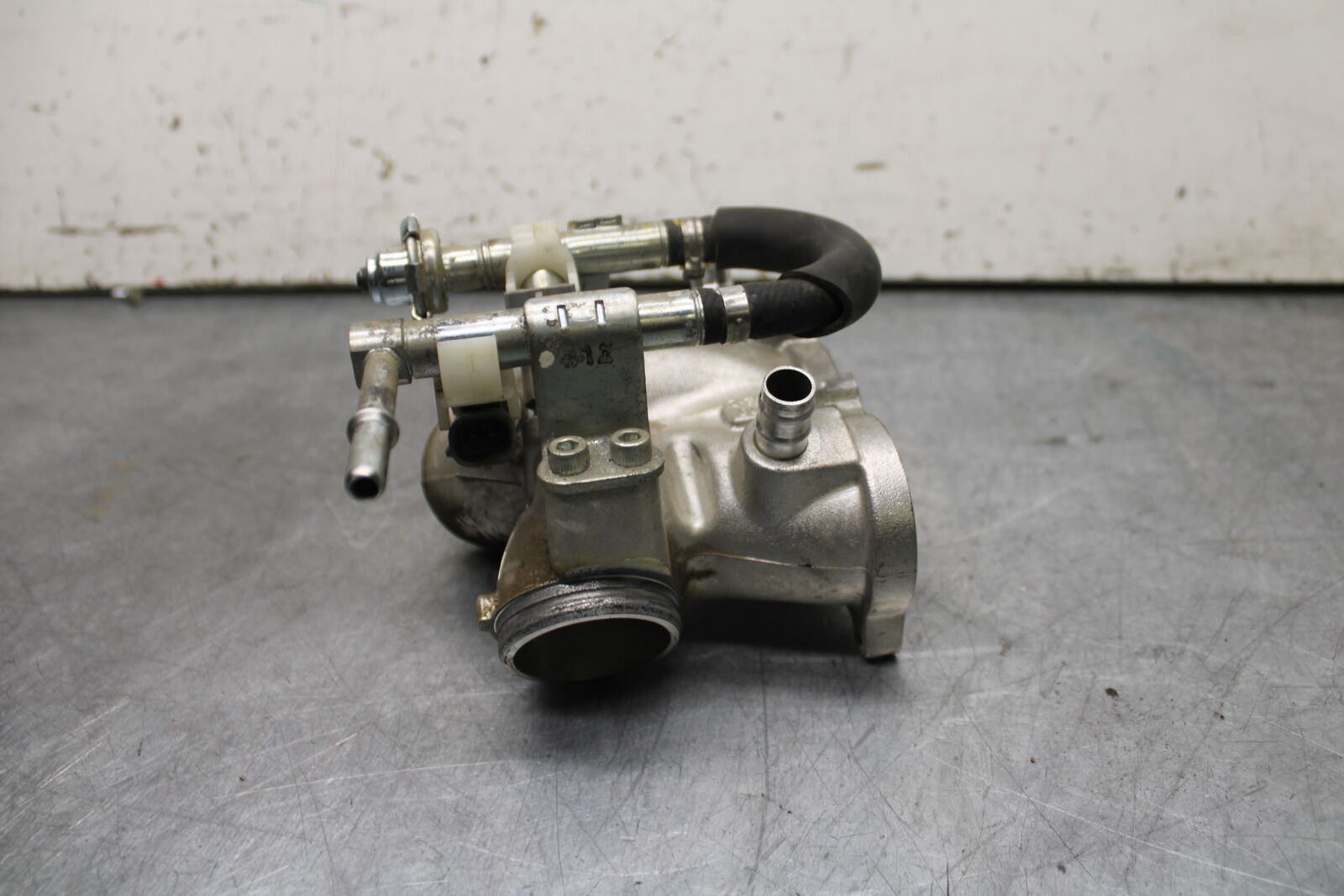 14-15 YAMAHA V STAR 1300 XVS1300CT TOURER AIR INTAKE MANIFOLD BB722