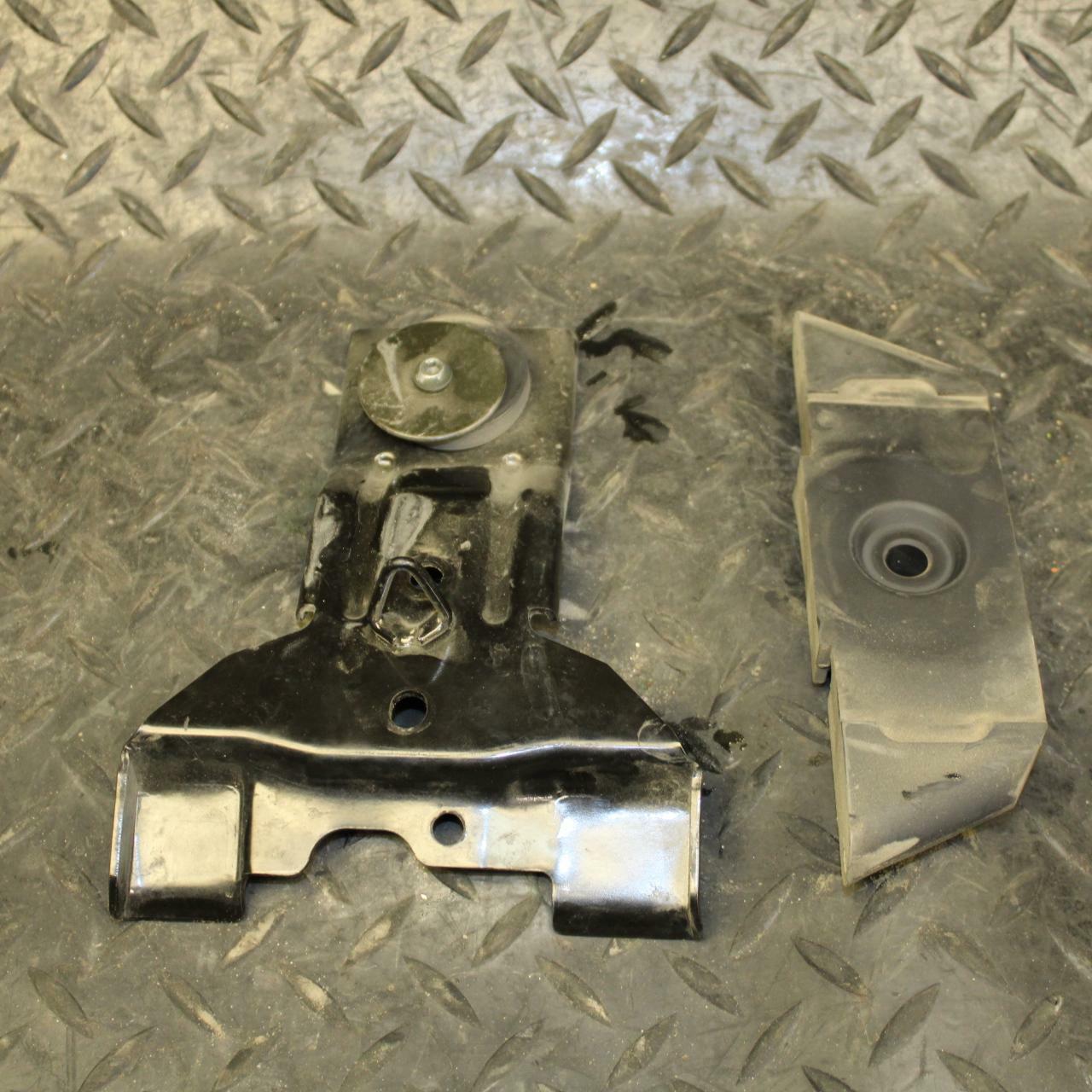 06 YAMAHA V STAR 1100 GAS TANK BRACKET MOUNT W DAMPER BB184