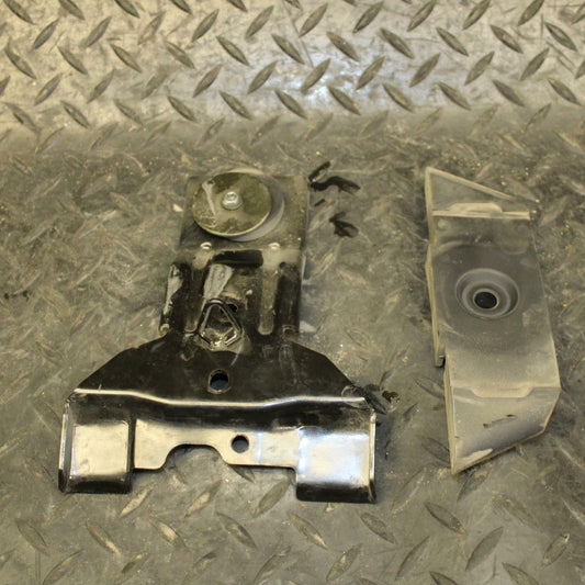 06 YAMAHA V STAR 1100 GAS TANK BRACKET MOUNT W DAMPER BB184