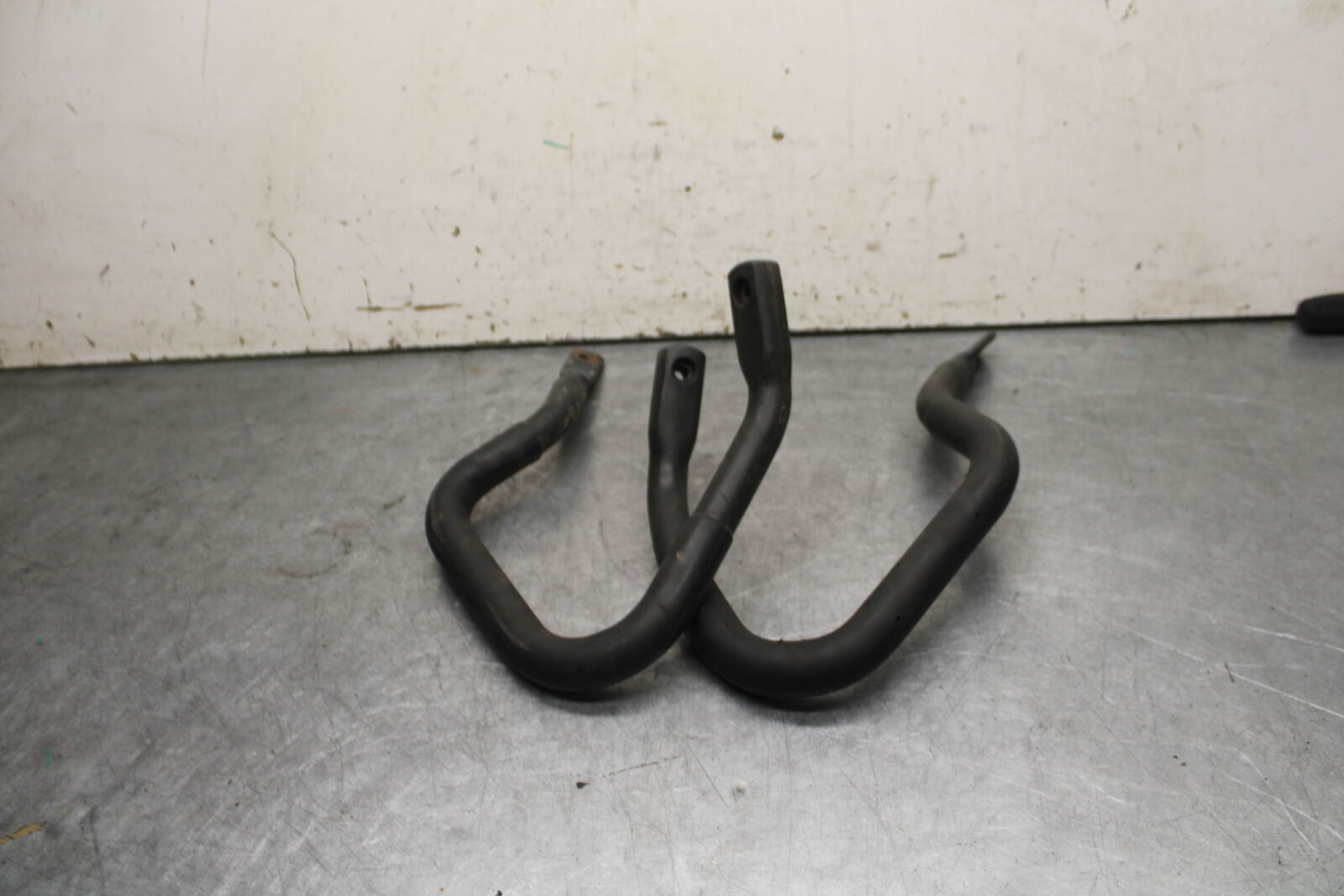 05-06 YAMAHA ROYAL STAR PASSENGER REAR SEAT GRAB BAR HANDLE SET BB697