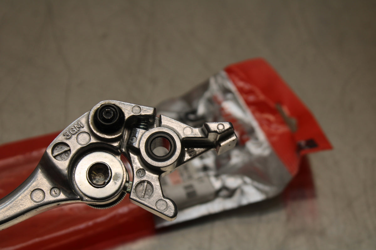 96 YAMAHA YZF750R RIGHT CLIPON HANDLEBAR BRAKE LEVER BB137