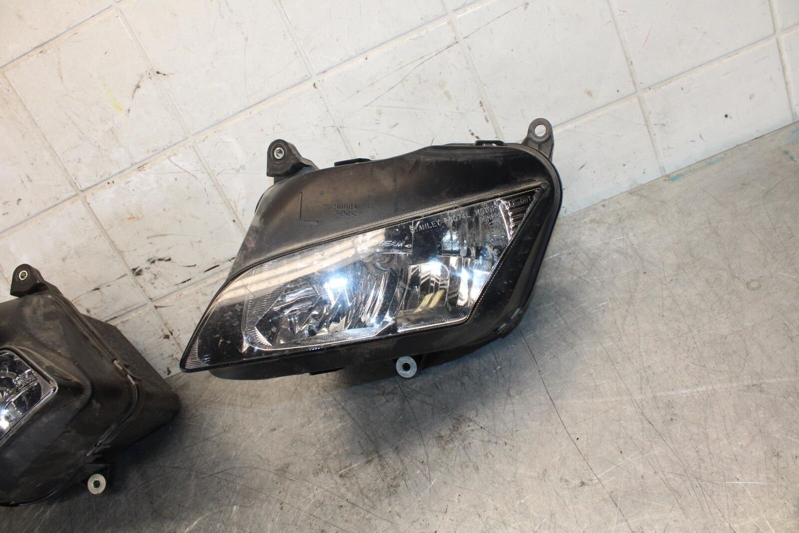 2011 Honda CBR600RR FRONT HEADLIGHT HEAD LIGHT LAMP PAIR BB520
