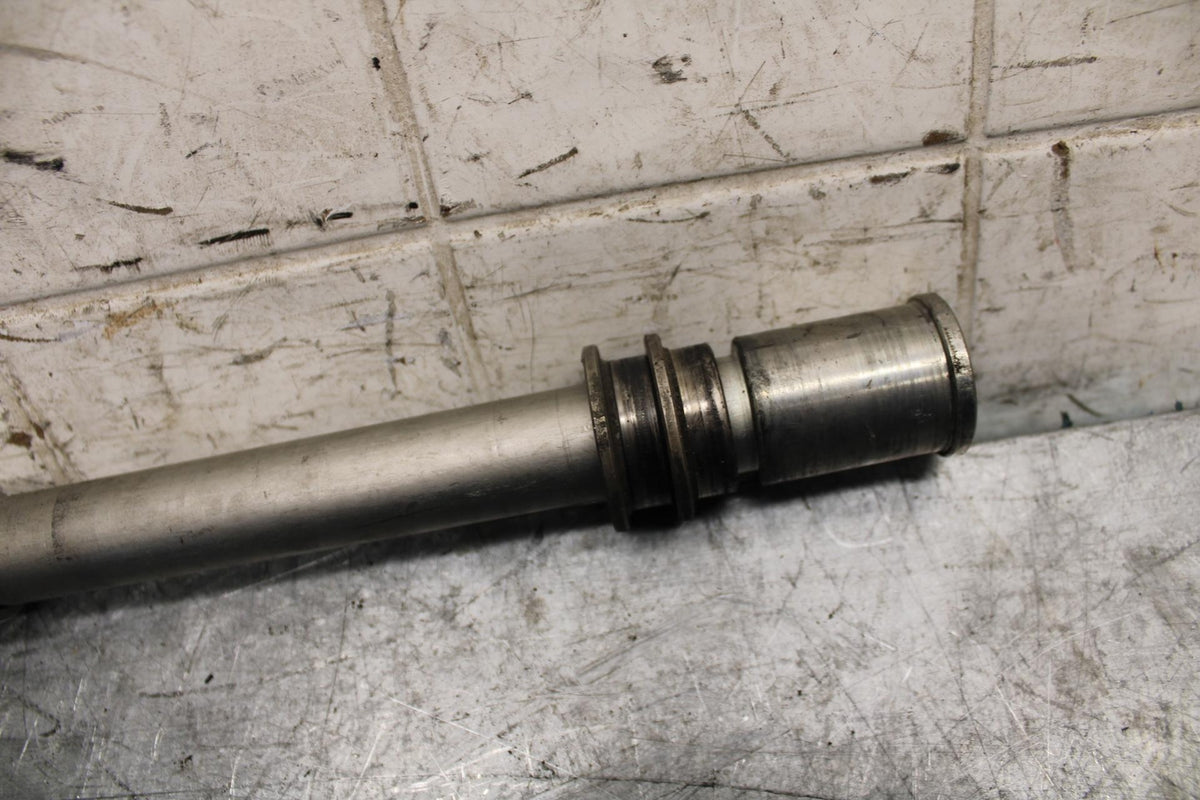 2009 Kawasaki Ninja ZX6R ZX600R FRONT WHEEL RIM AXLE PIVOT BOLT 41068-0034 BB538