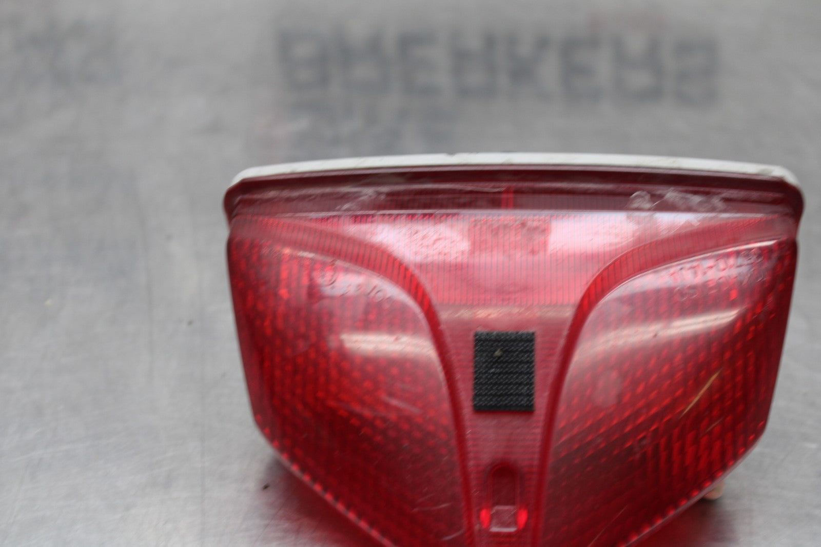 11-22 SUZUKI GSXR 600  REAR TAIL TAILLIGHT BACK BRAKE LIGHT BB193