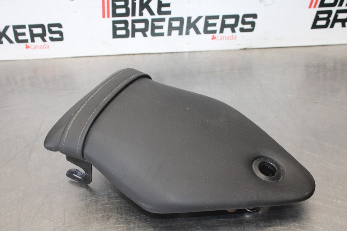17-20 BMW S1000R REAR BACK PASSENGER TANDEM SEAT PAD SADDLE PILLION BB909