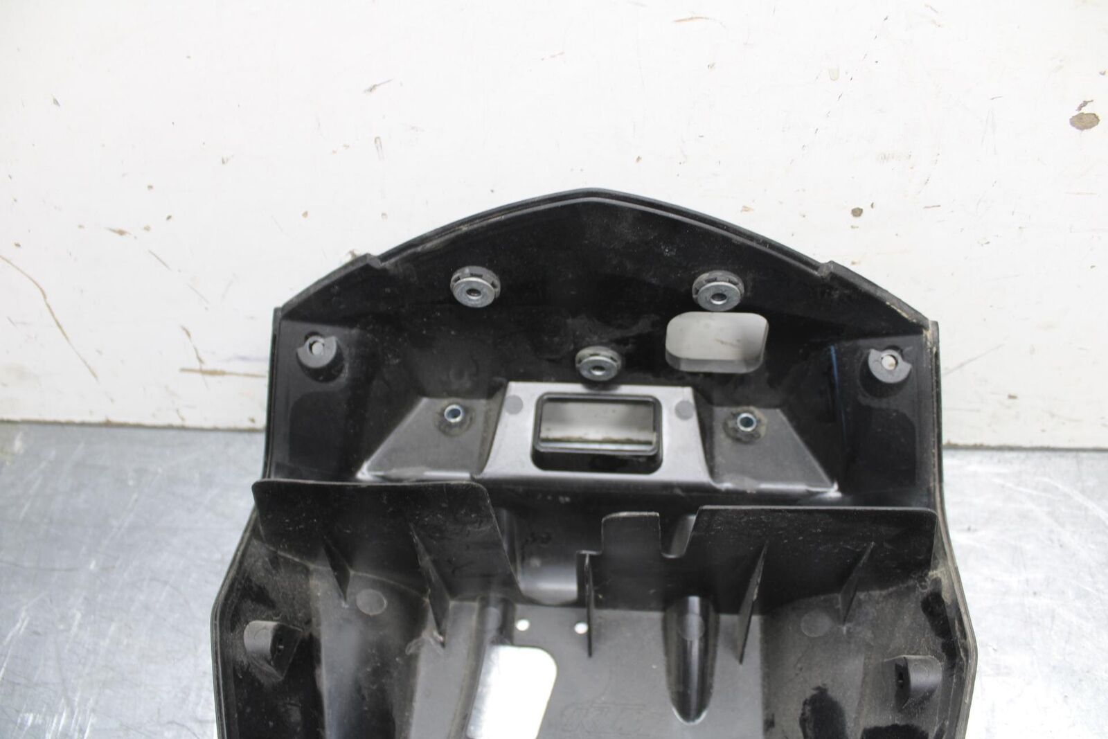16-18 KTM 690 DUKE UPPER FAIRING MIRROR GAUGES STAY BRACKET BB631