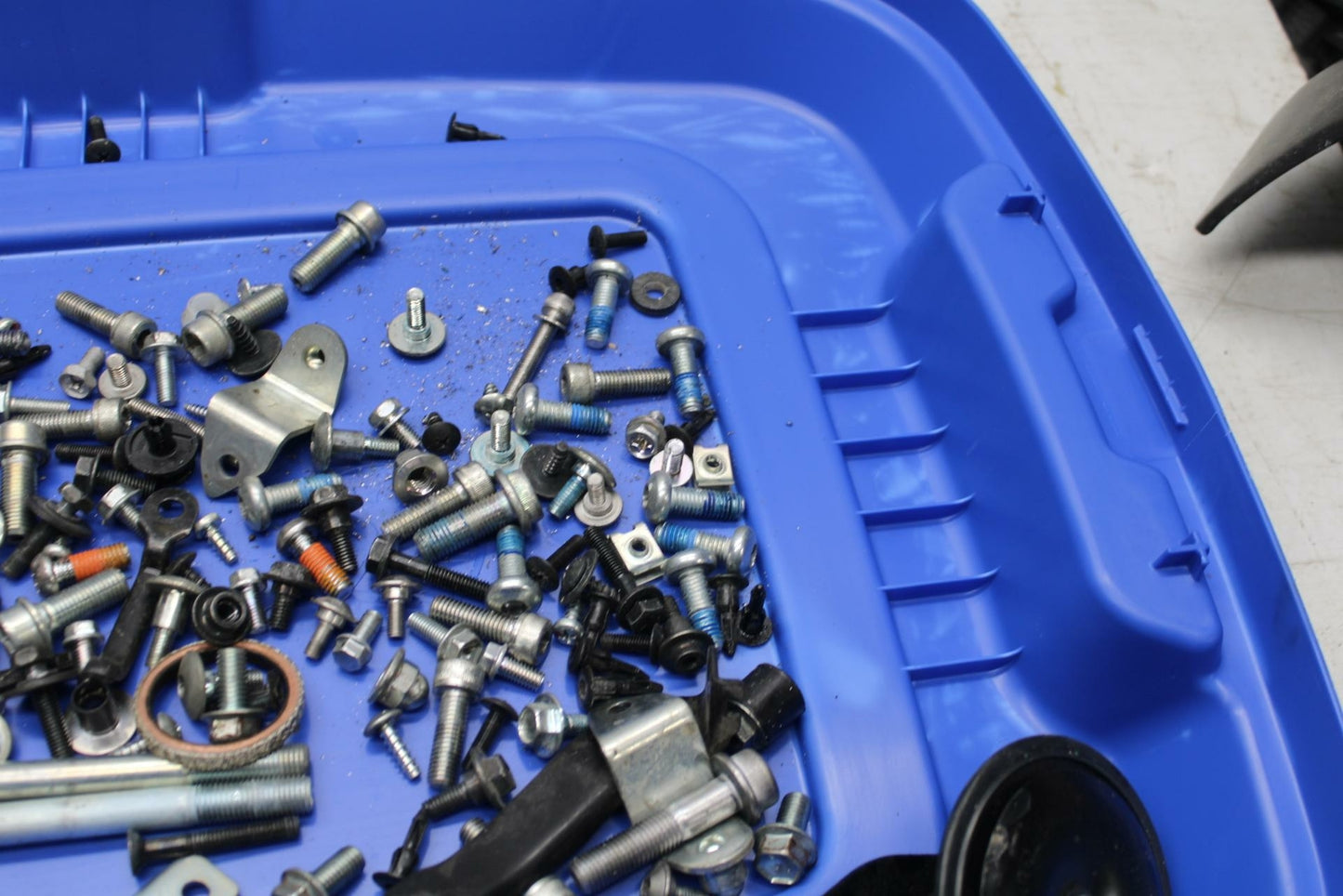 11-19 SUZUKI GSXR600 BOLTS HARDWARE MOTOR SCREWS BB371