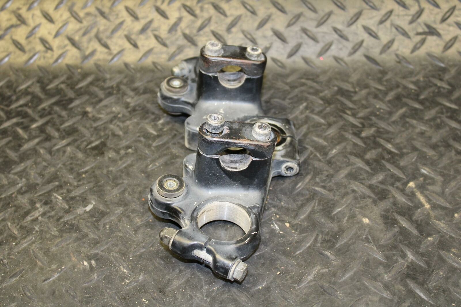 80-81 YAMAHA XS1100 SPECIAL FORKS UPPER TRIPLE TREE CLAMP bb174