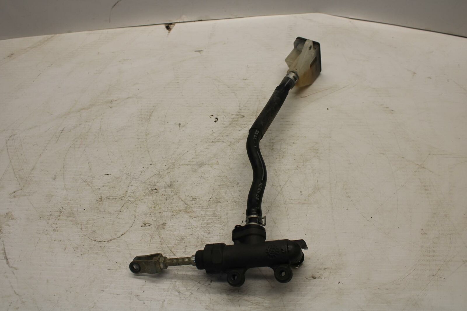 04-09 SUZUKI GS500F REAR  BRAKE MASTER CYLINDER W RESERVOIR 69600-01D00 BB261