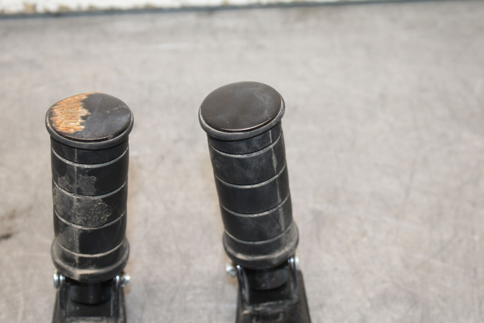17-24 YAMAHA BOLT XVS950 REAR PASSENGER FOOT STEP PEG BB729