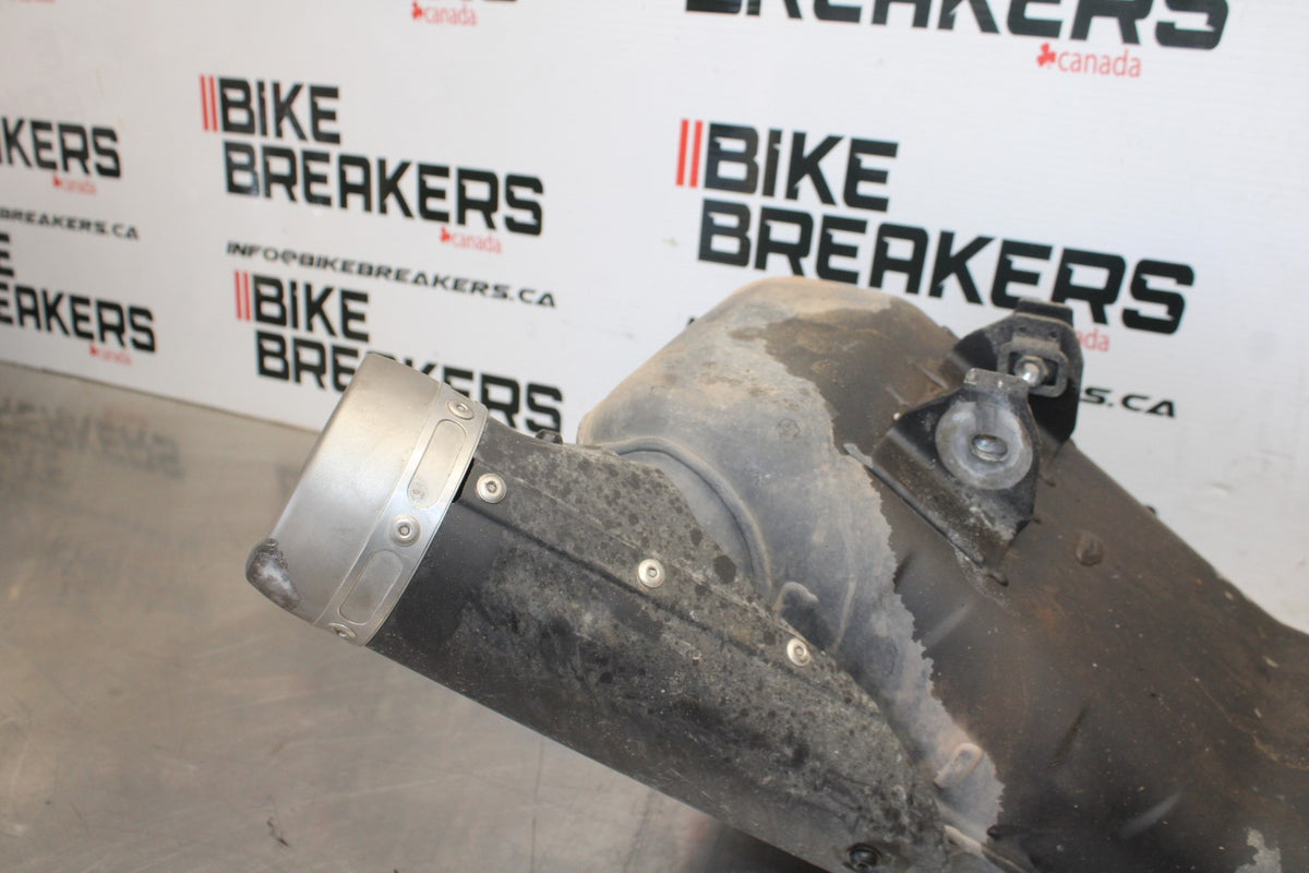 16 YAMAHA XSR900 FULL EXHAUST SYSTEM HEADERS PIPE MUFFLER BB786