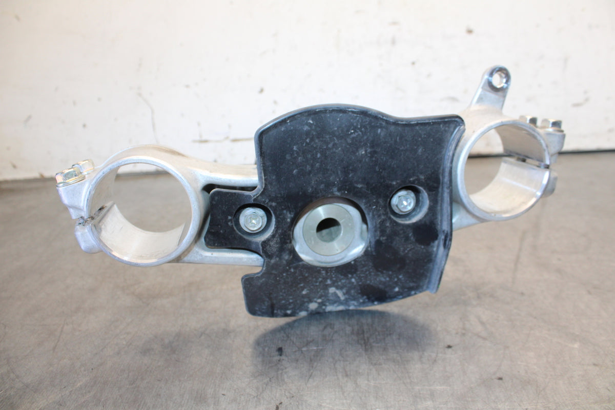11-24 SUZUKI GSXR750 FRONT FORKS CLAMP LOWER TRIPLE TREE STEM BB687