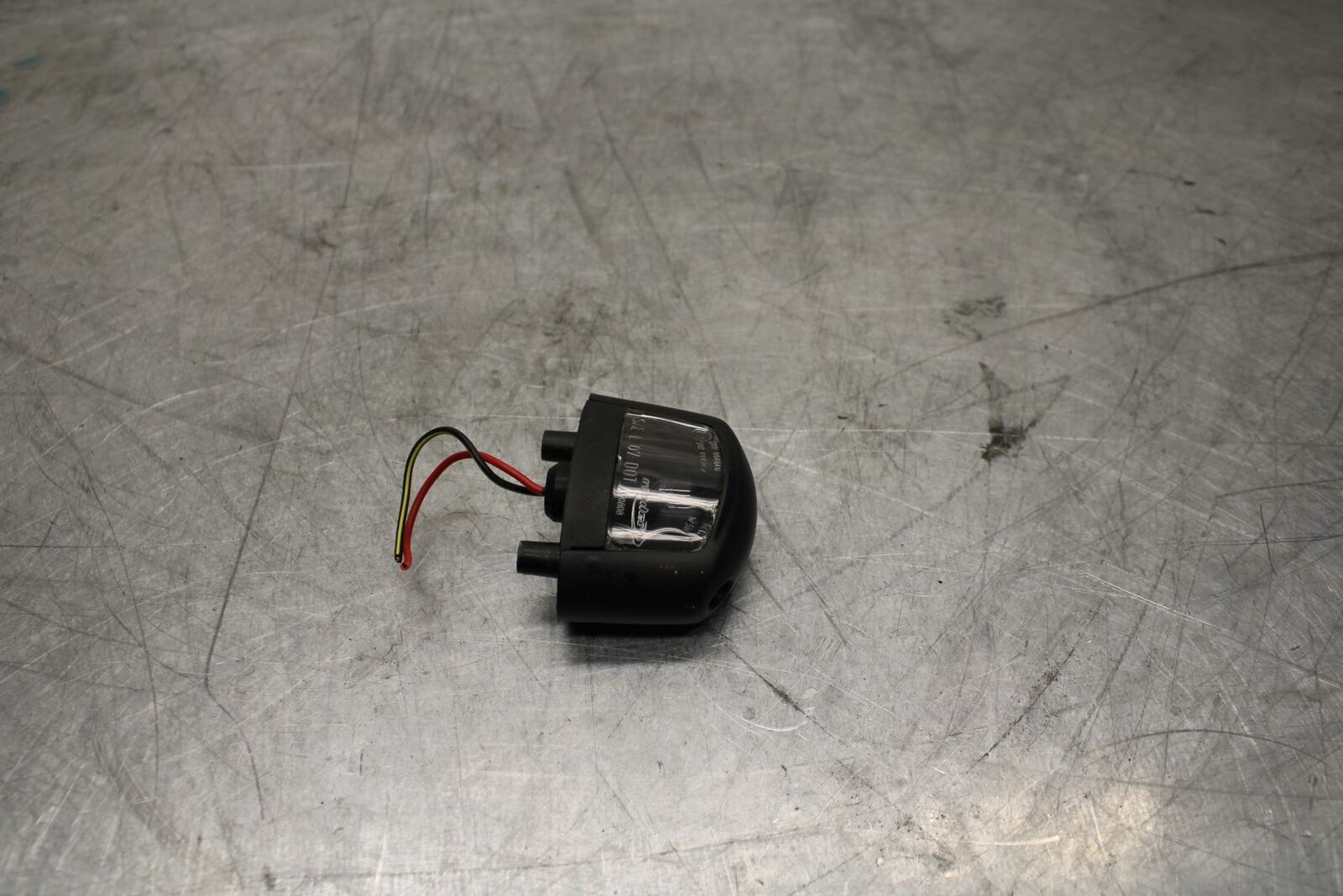 10-13 KAWASAKI Z1000 LICENSE PLATE LIGHT  BB421