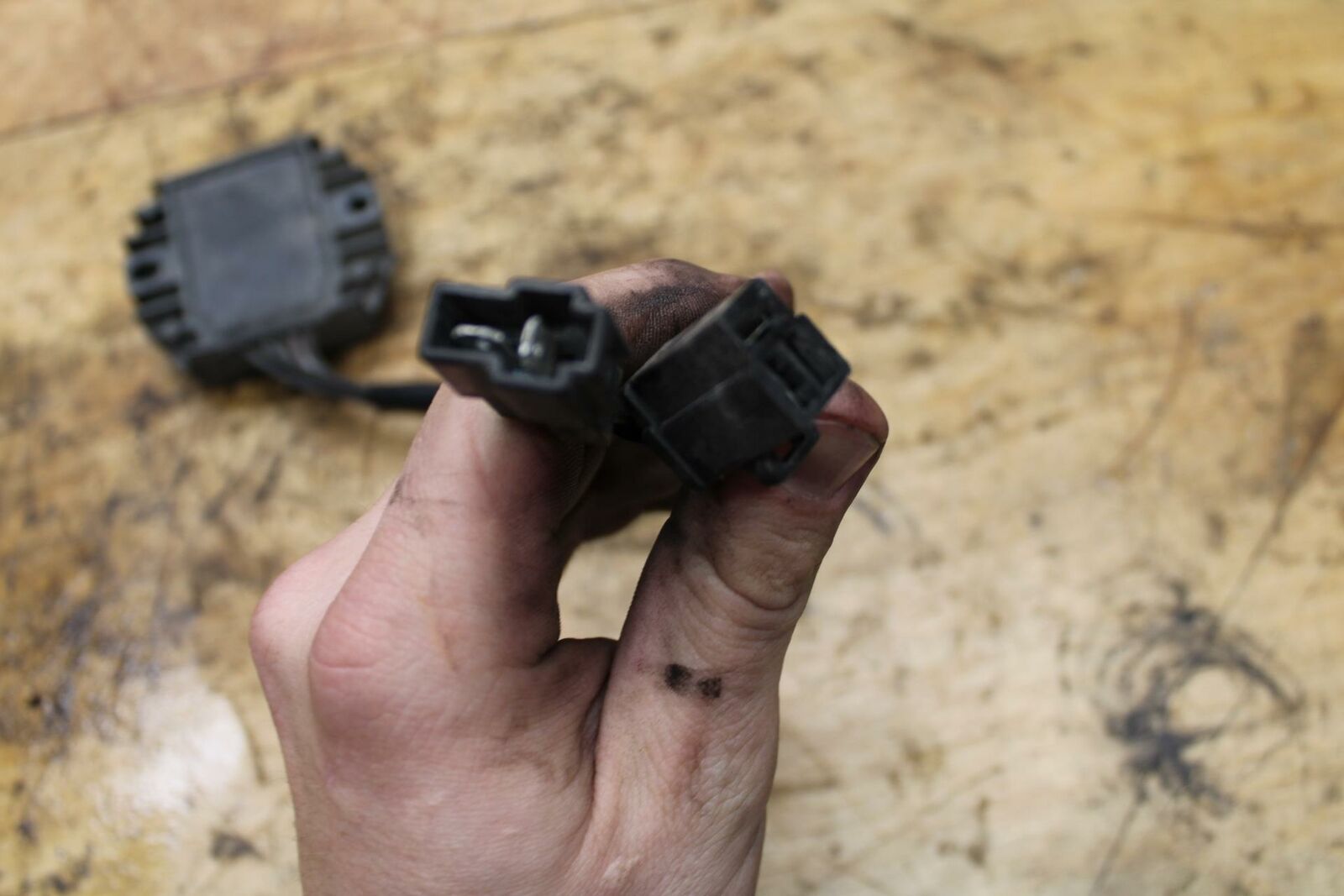 04-09 SUZUKI GS500F RECTIFIER VOLTAGE REGULATOR BB335