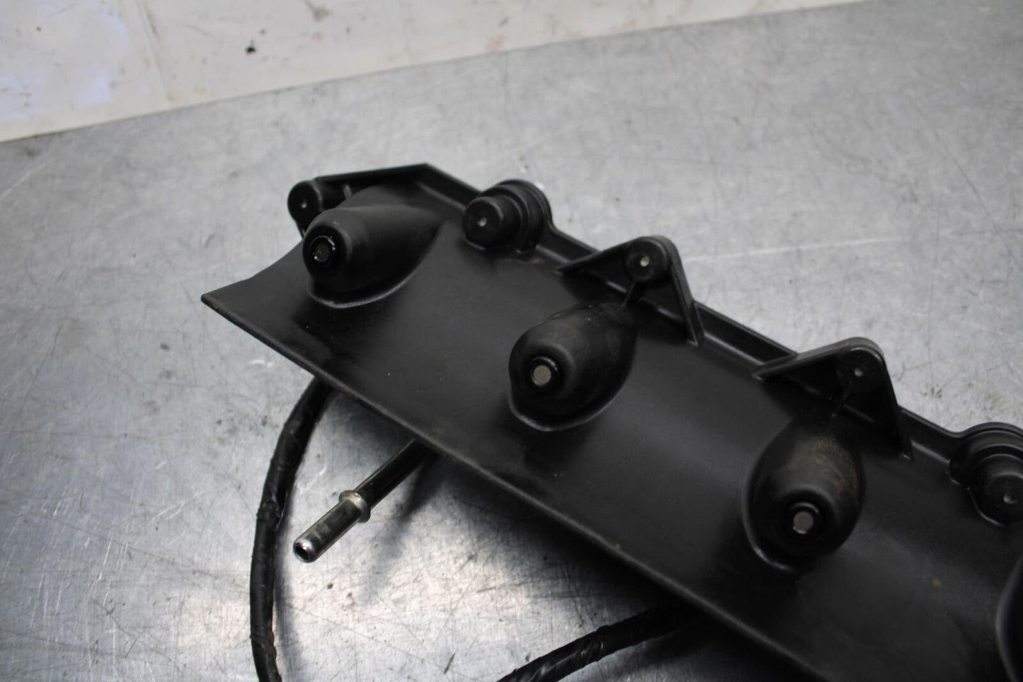 07 YAMAHA YZF R6 2c0 SECONDARY FUEL INJECTORS TOP AIRBOX GAS RAIL BB75