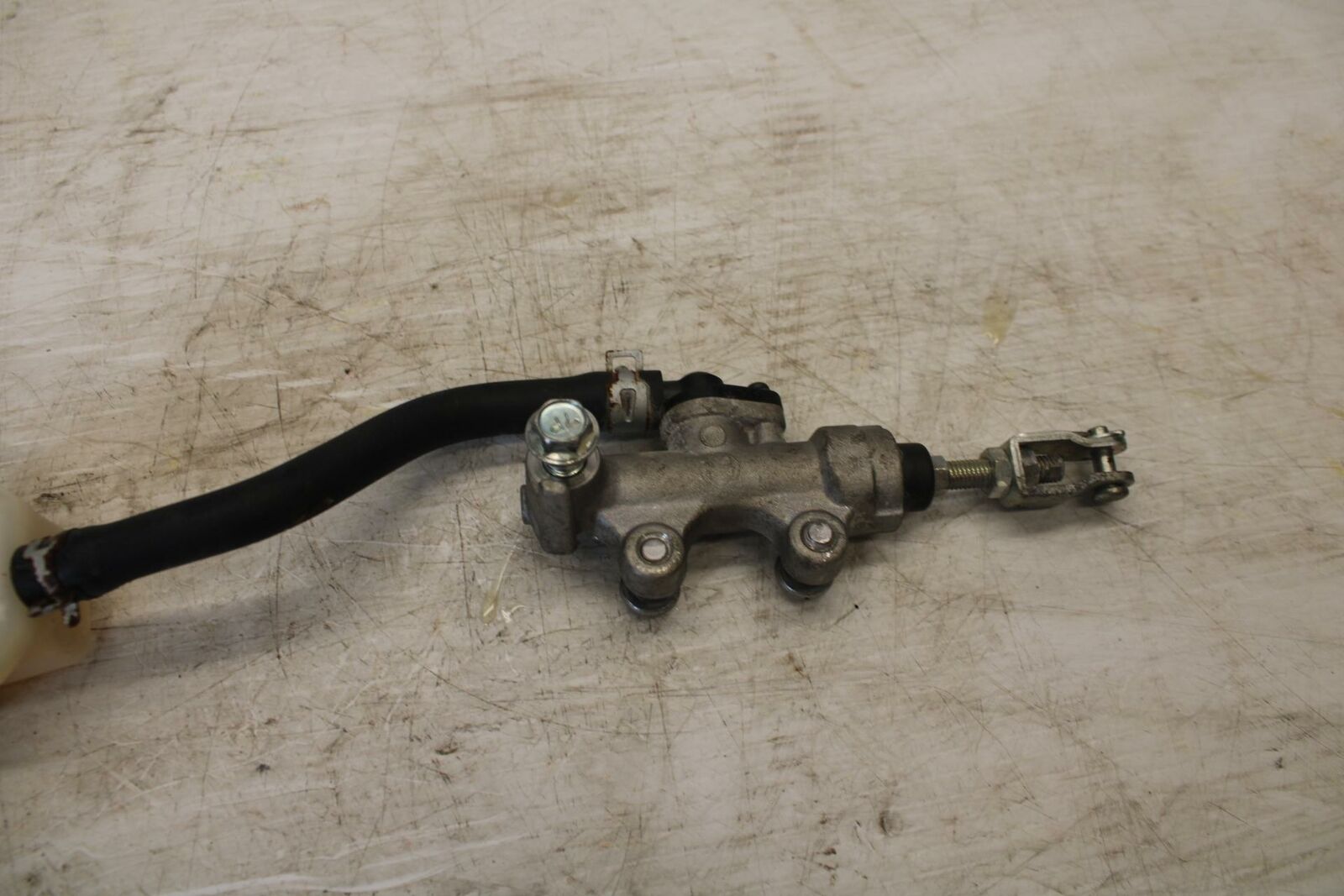 07-12 SUZUKI BANDIT 650F REAR BACK BRAKE MASTER CYLINDER W RESERVOIR BB280