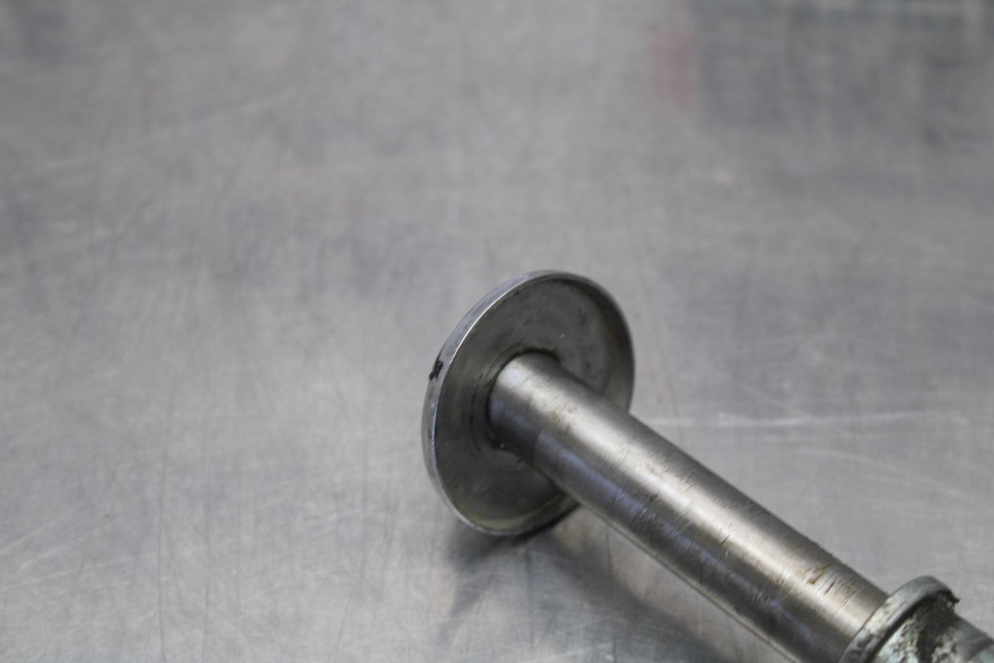 03-08 KAWASAKI VULCAN 1600 REAR AXLE BACK WHEEL RIM PIVOT BOLT AXEL BB196