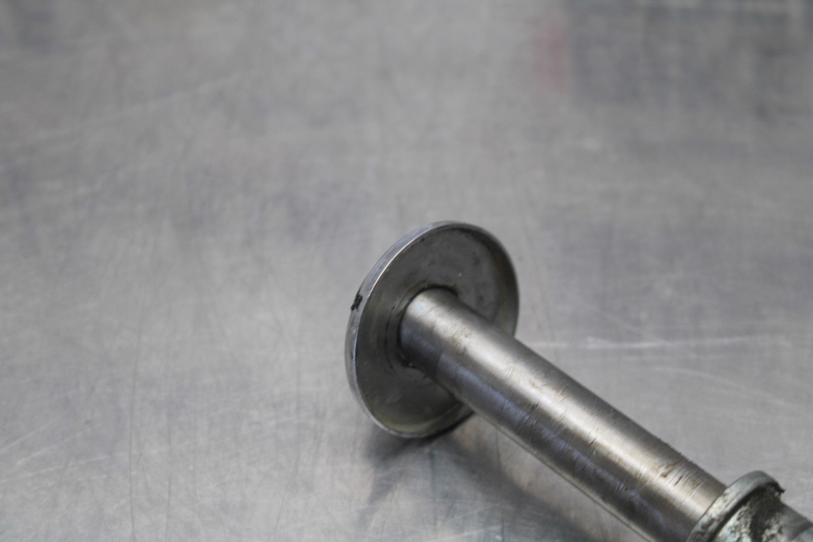 03-08 KAWASAKI VULCAN 1600 REAR AXLE BACK WHEEL RIM PIVOT BOLT AXEL BB196