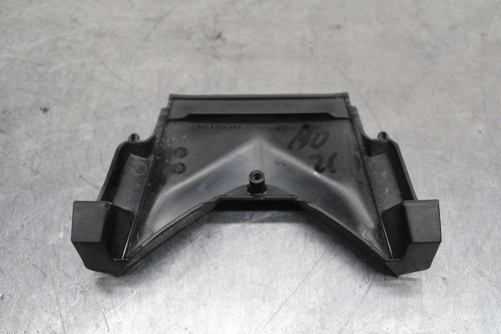 15-16 HONDA CB300F CENTER REAR BACK TAIL FAIRING COVER TRIM COWL BB740