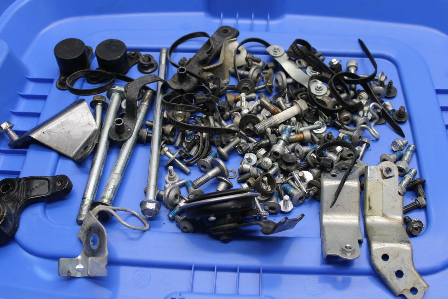 13-16 SUZUKI BANDIT 1250S ABS ENGINE MOUNTING BOLTS HARDWARE MOTOR SCREWS BB238