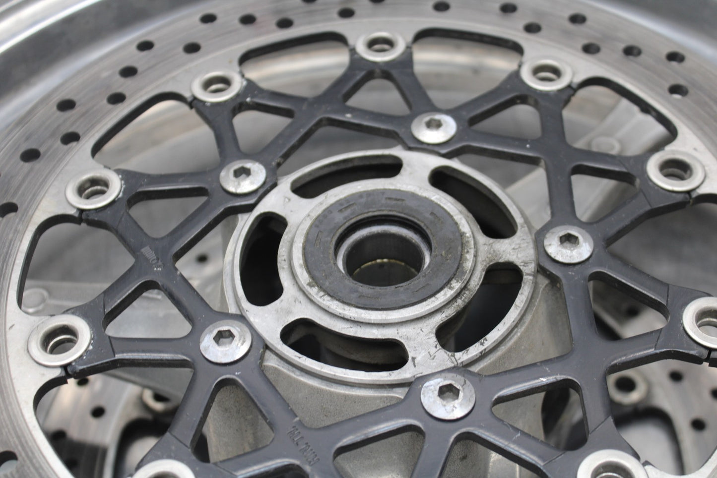 07 SUZUKI GSXR1000 FRONT WHEEL FRONT RIM & BRAKE DISC ROTORS BB770
