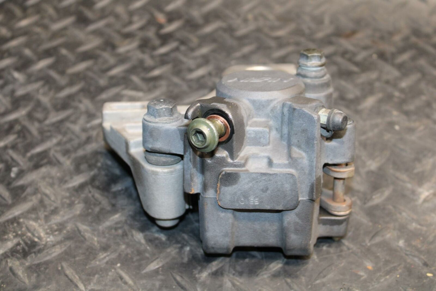 05 YAMAHA YZF R6S REAR BACK BRAKE CALIPER W MOUNT BRACKET BB234