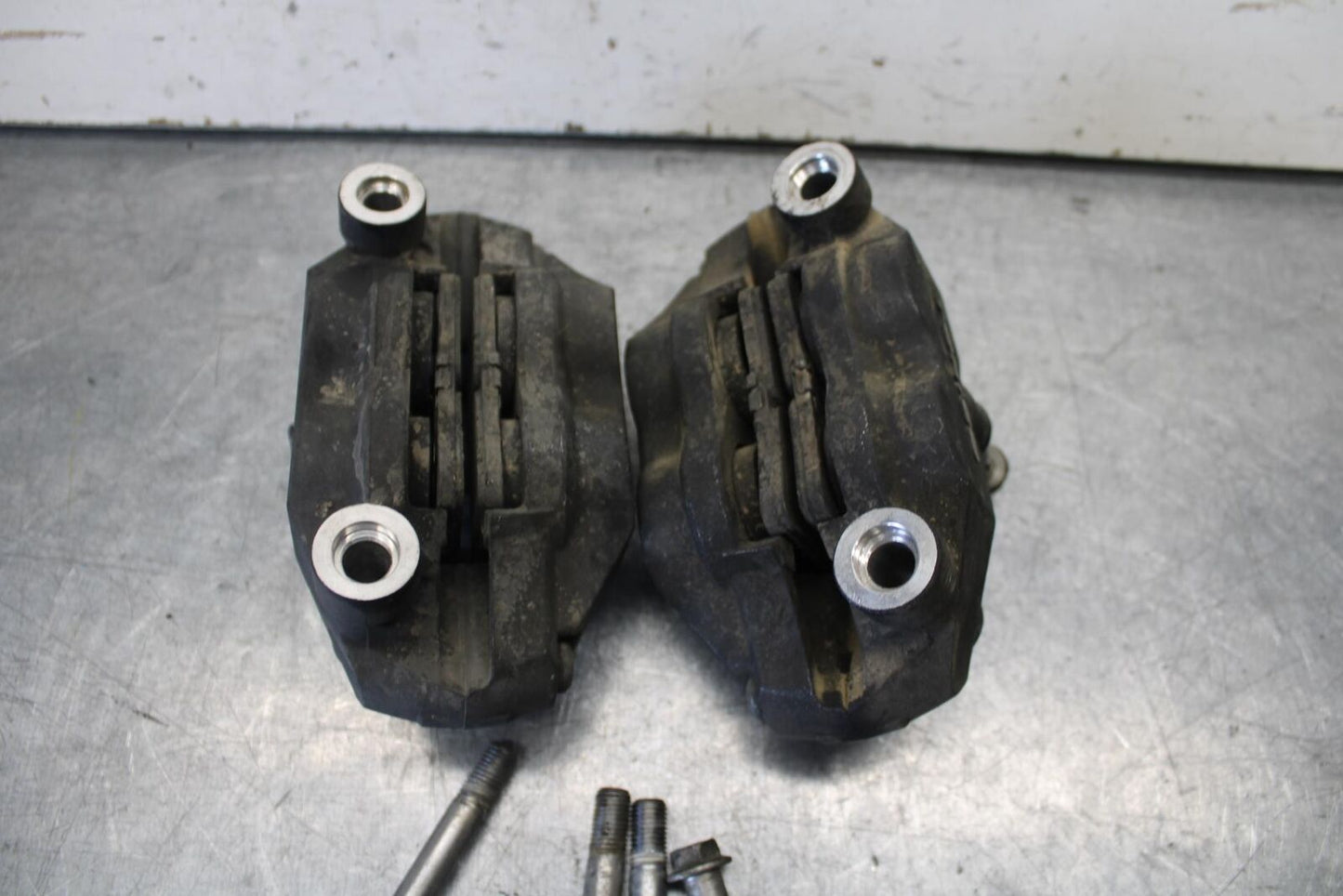 08-10 SUZUKI GSXR 600  RIGHT LEFT FRONT BRAKE CALIPER SET PAIR CALIPERS BB101