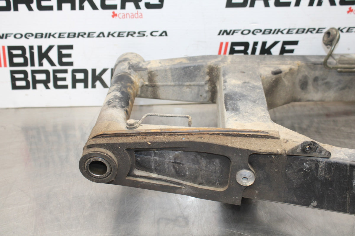 06 KAWASAKI Z750 REAR SWINGARM BACK SUSPENSION SWING ARM BB837
