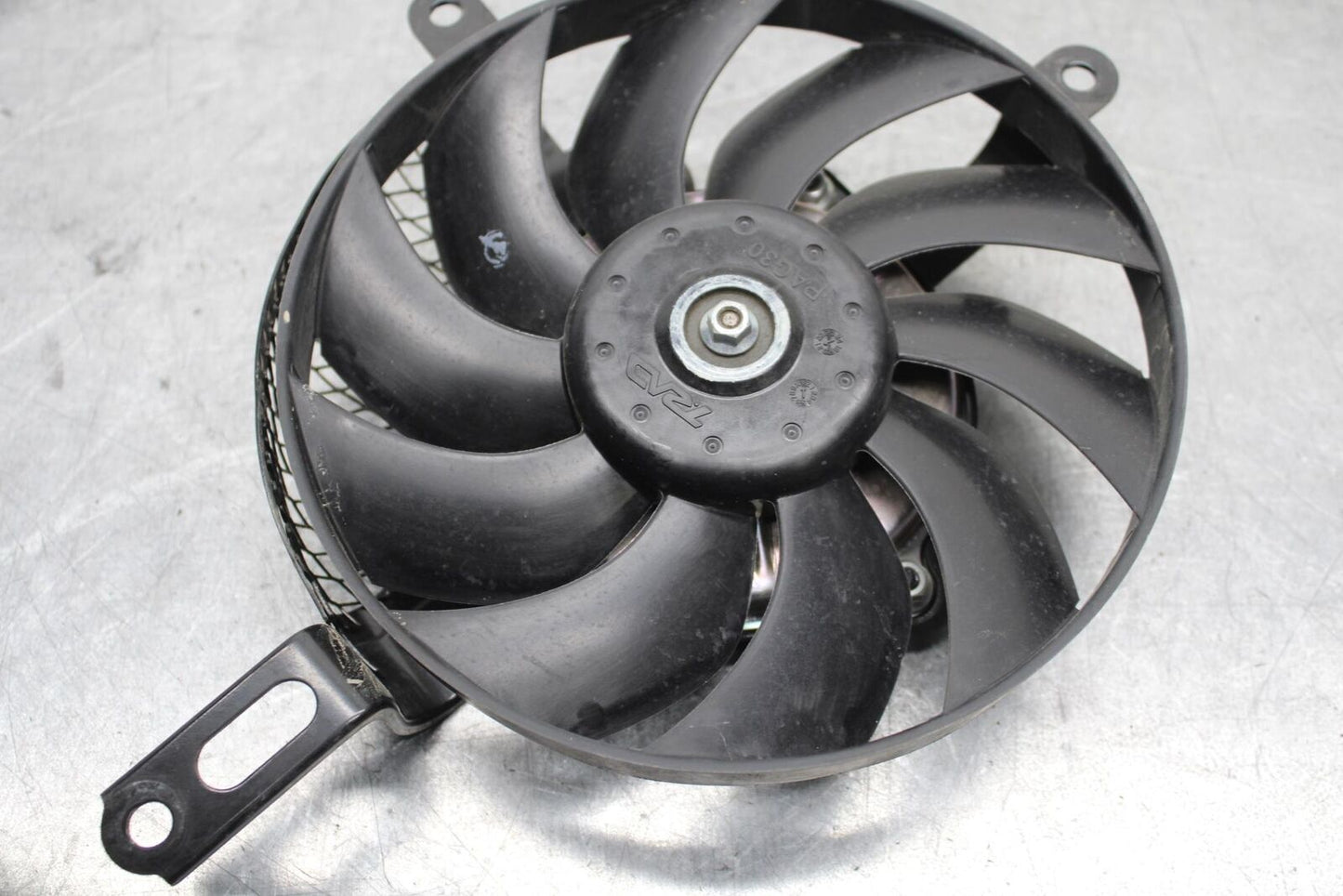 11-23 SUZUKI GSXR 750 ENGINE RADIATOR COOLING FAN BB630