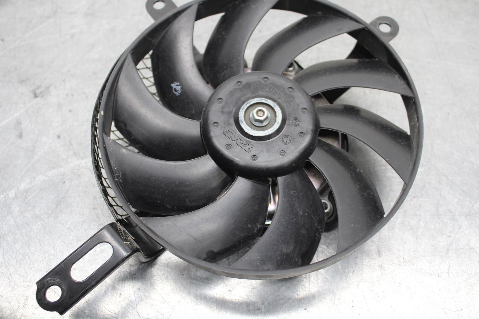 11-23 SUZUKI GSXR 750 ENGINE RADIATOR COOLING FAN BB630