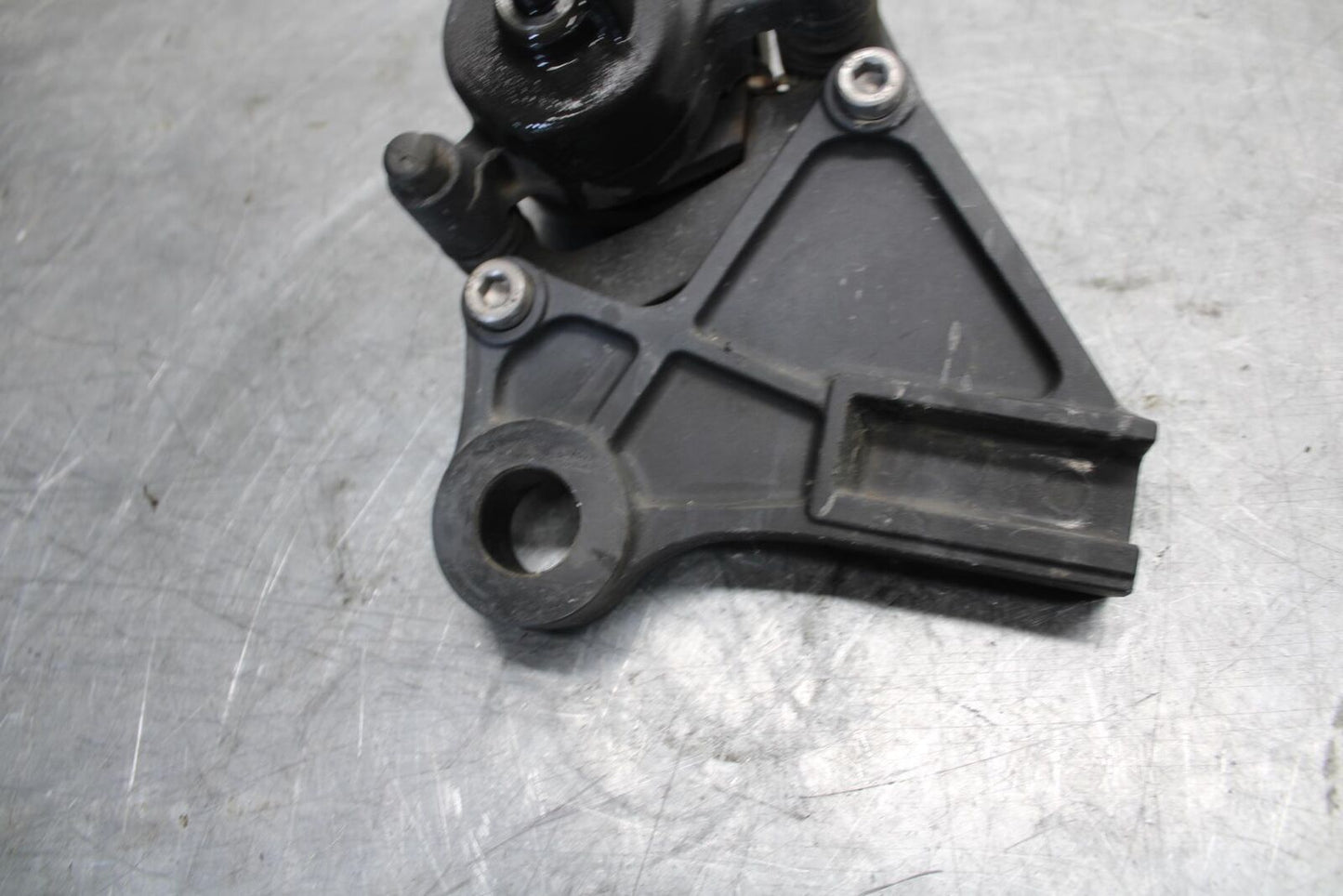 2008 Kawasaki Ninja ZX10R ZX1000E REAR BACK BRAKE CALIPER W MOUNT BRACKET BB524