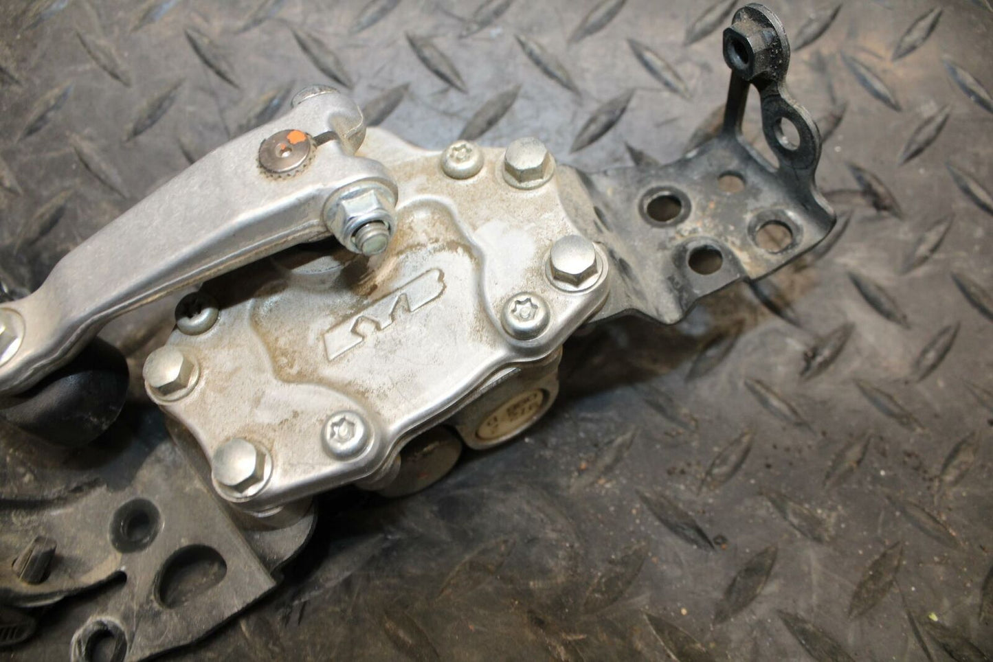 10-11 HONDA CBR1000RR STEERING DAMPER STABILIZER 53700-MFL-013 BB228