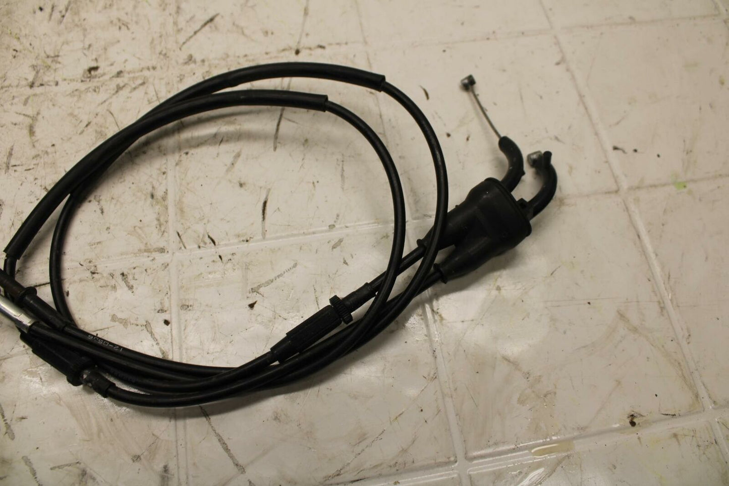 13-17 KAWASAKI NINJA ZX6R ZX636E THROTTLE CABLES LINES BB409