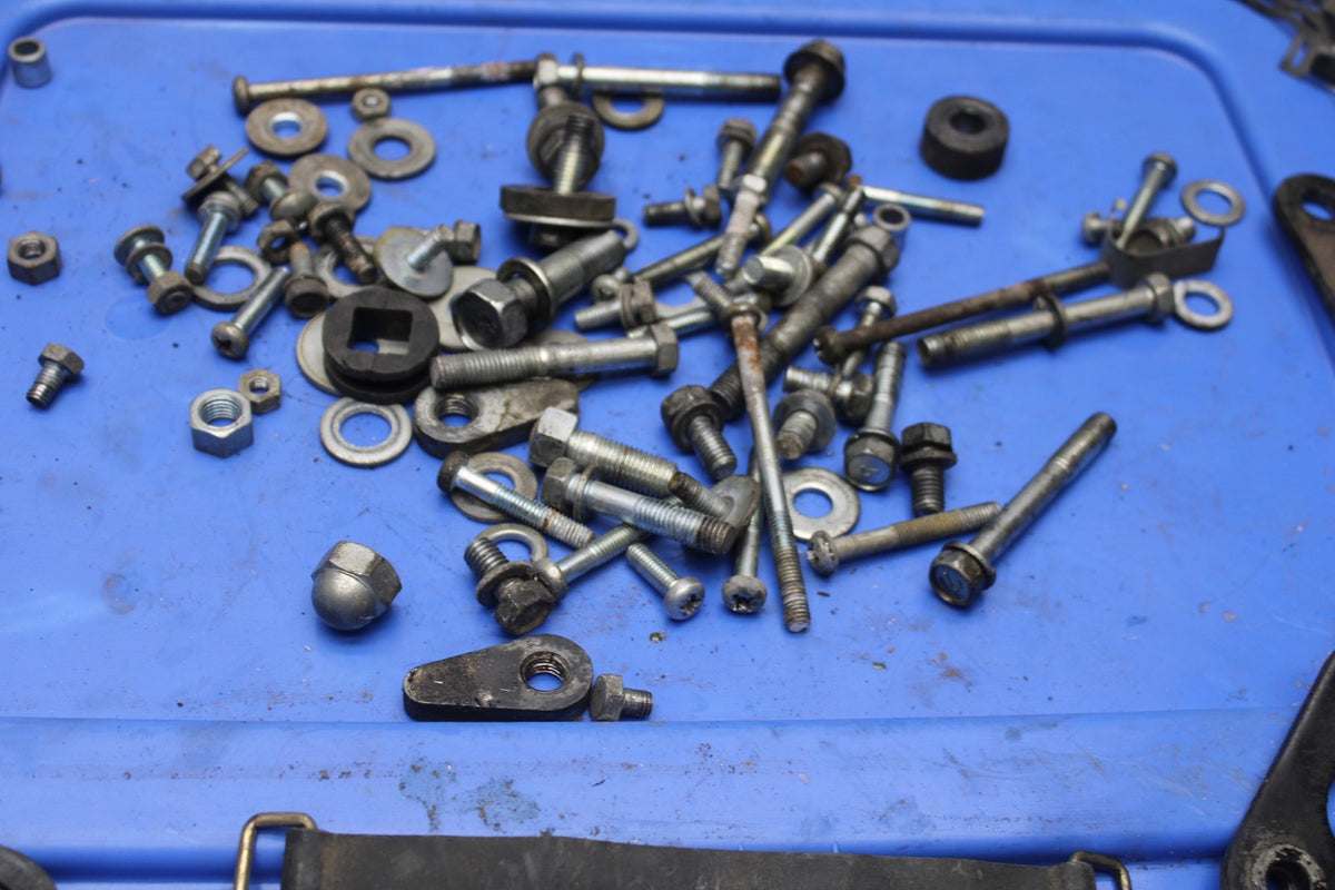 77 SUZUKI GS750 LEFTOVER MOUNTING BOLTS HARDWARE MOTOR SCREWS BB779