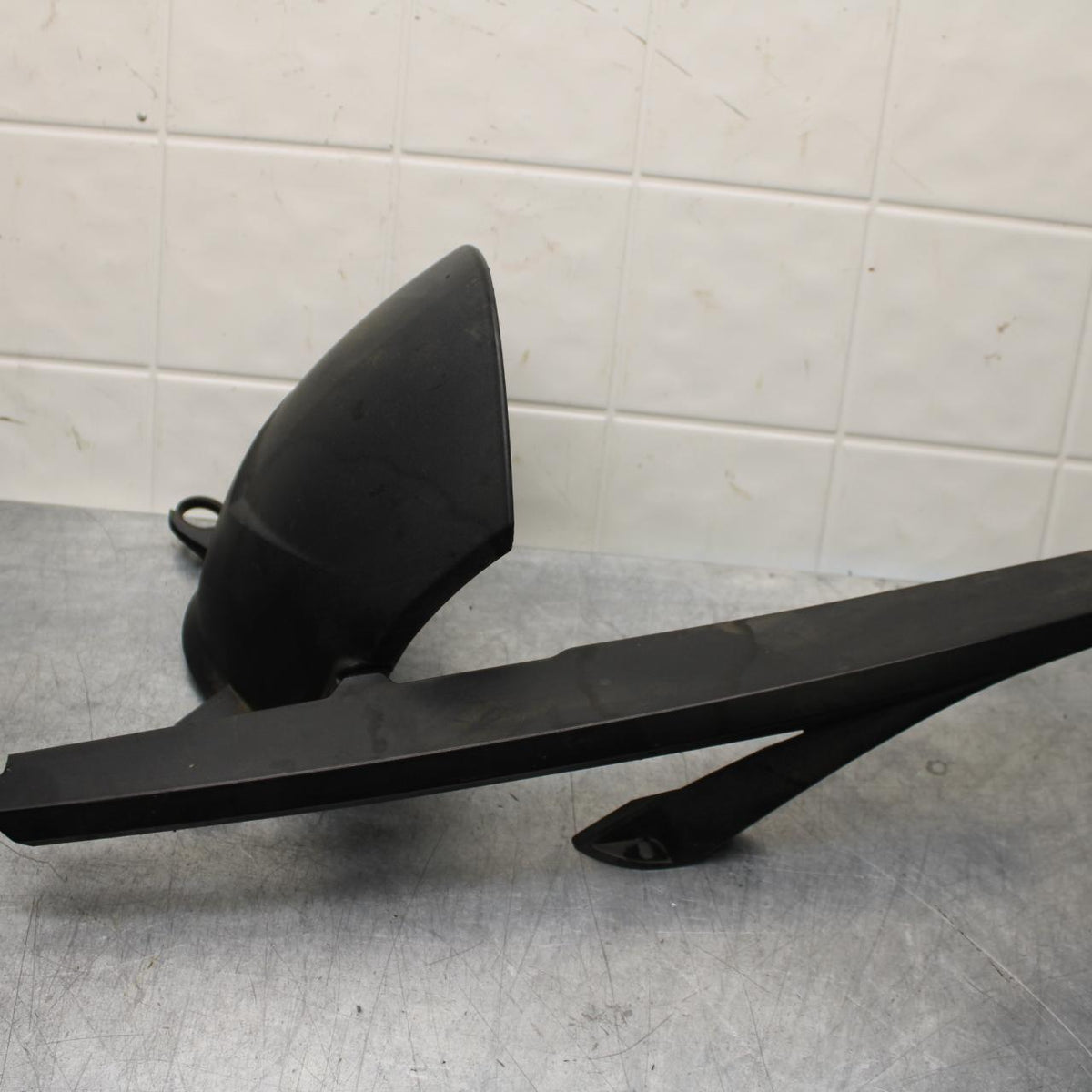 07-11 KTM  990 SUPER DUKE REAR BACK WHEEL TIRE HUGGER FENDER BB578
