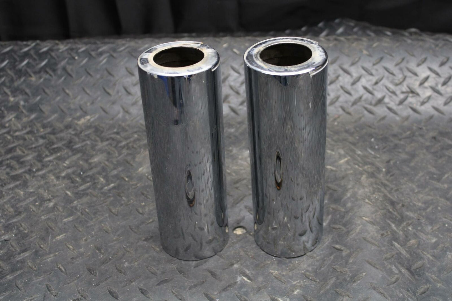 05-06 KAWASAKI VULCAN 1500 VN1500 CLASSIC FRONT FORK LOWER COVERS GUARDS BB220