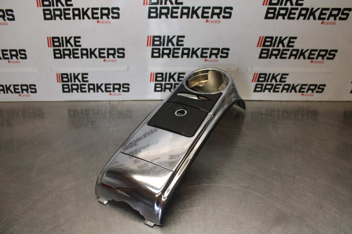 05-09 SUZUKI BOULEVARD C90 GAS TANK CAP COVER TRIM PANELCOWL FAIRING BB918