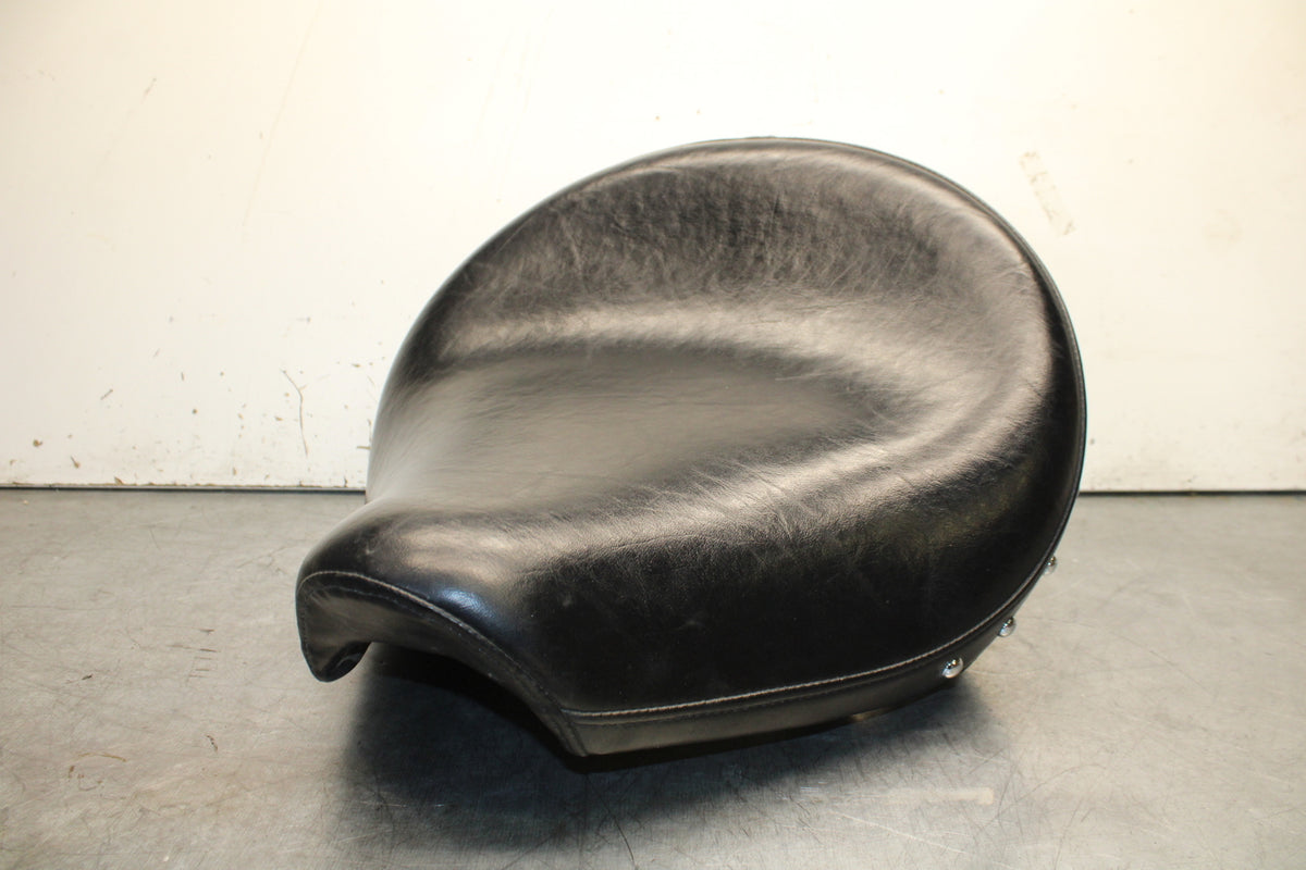 99-00 YAMAHA V STAR 1100 FRONT DRIVERS SEAT BB711