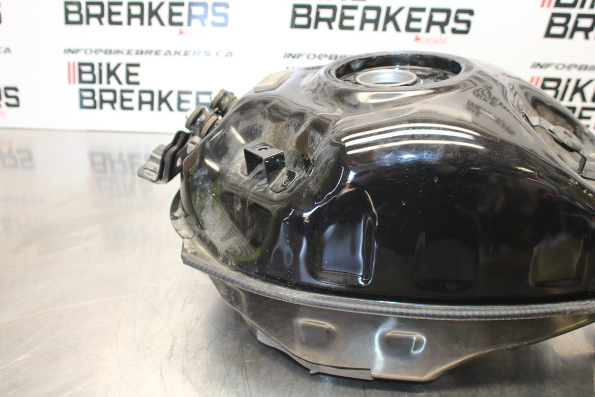 23 YAMAHA YZF R3 GAS TANK FUEL CELL PETROL RESERVOIR BB147
