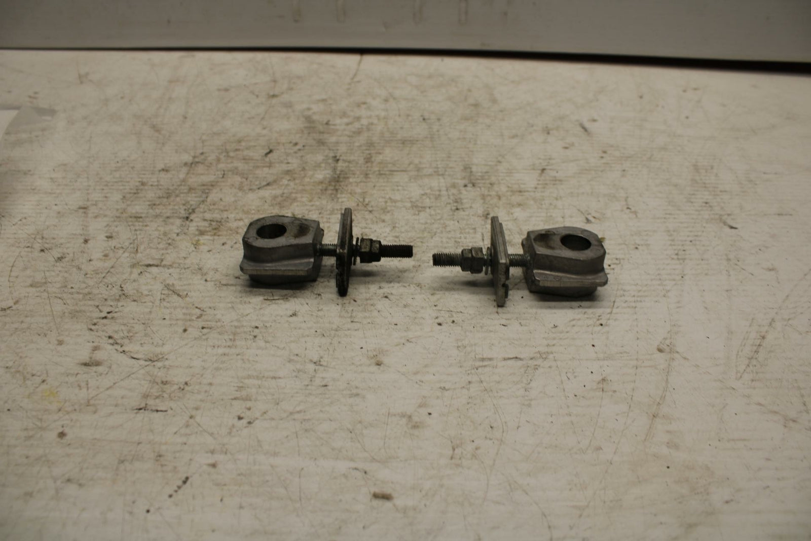 90-07 KAWASAKI ZZR 250 REAR AXLE BACK WHEEL RIM PIVOT BOLT AXEL BB298