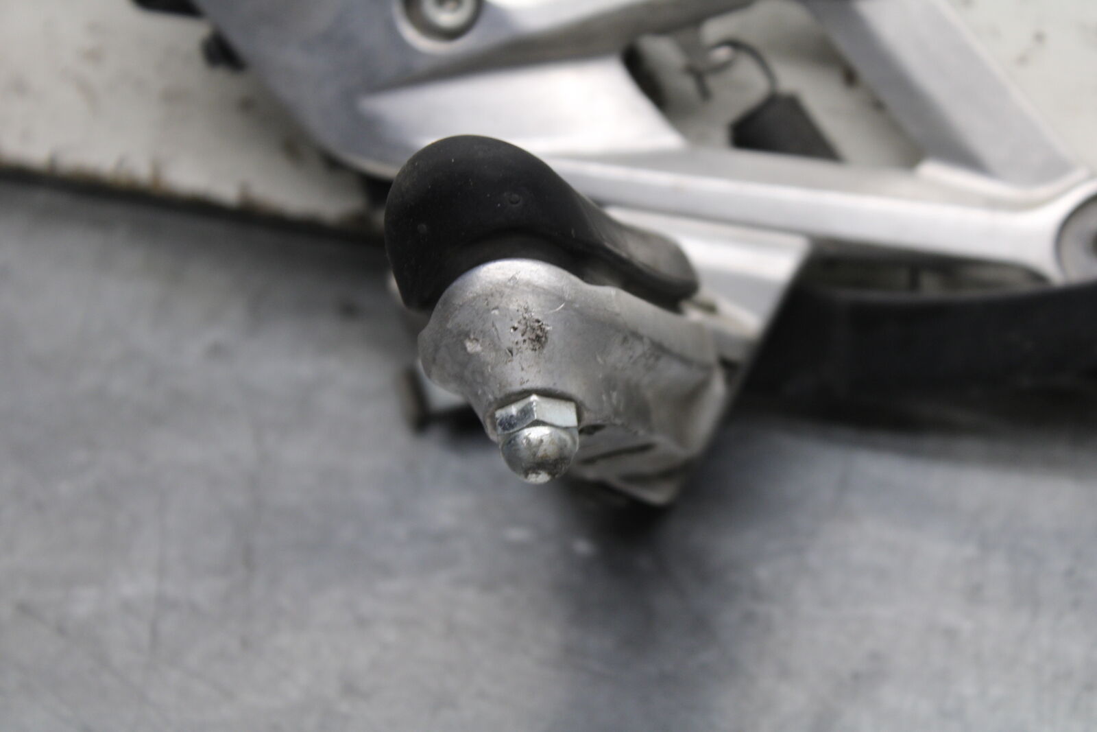 15-16 HONDA CB300F RIGHT REARSET REAR SET DRIVER FOOT PEG REST STOP BB740